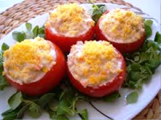 32. Tomate relleno con verduras